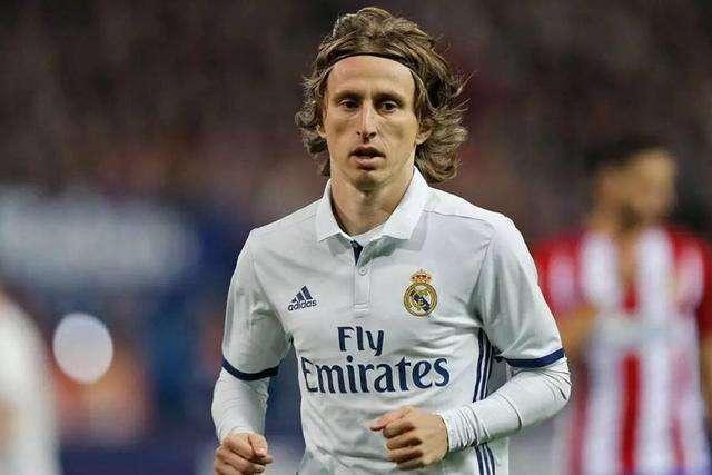 斗地主高手的出牌思路（顶级斗地主玩家的出牌策略）