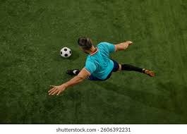 足球欧冠决赛将首次引入AI裁判辅助系统